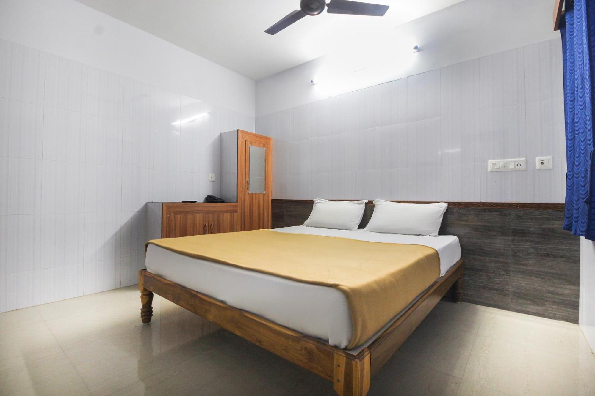 Hotel O Jks Deluxe Lodge Udaiyarpalaiyam Exterior photo